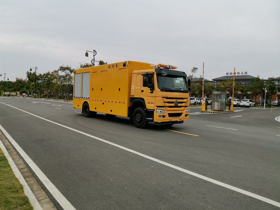 重汽豪沃救險車