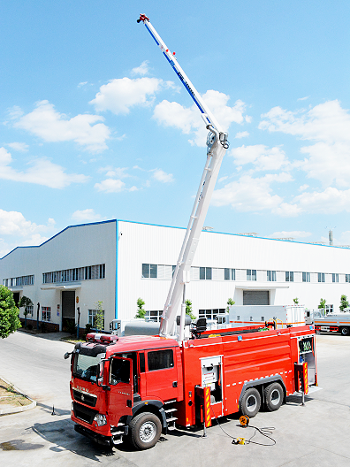 重汽豪沃11噸18米舉高噴射消防車